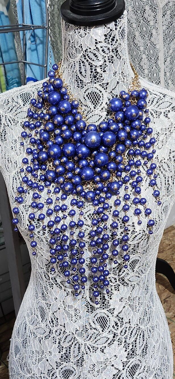 Vintage Chunky Cobalt Blue Pearl Bib Necklace Mesh Gold Chain Costume Jewelry